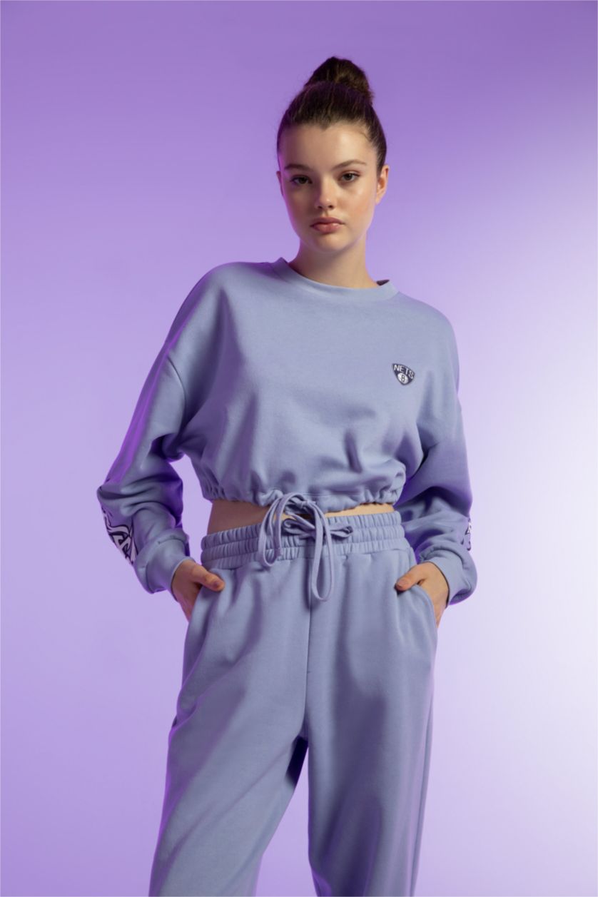 Жіночий Бузковий Світшот Кроп-Топ з круглим вирізом Brooklyn Nets для жінок