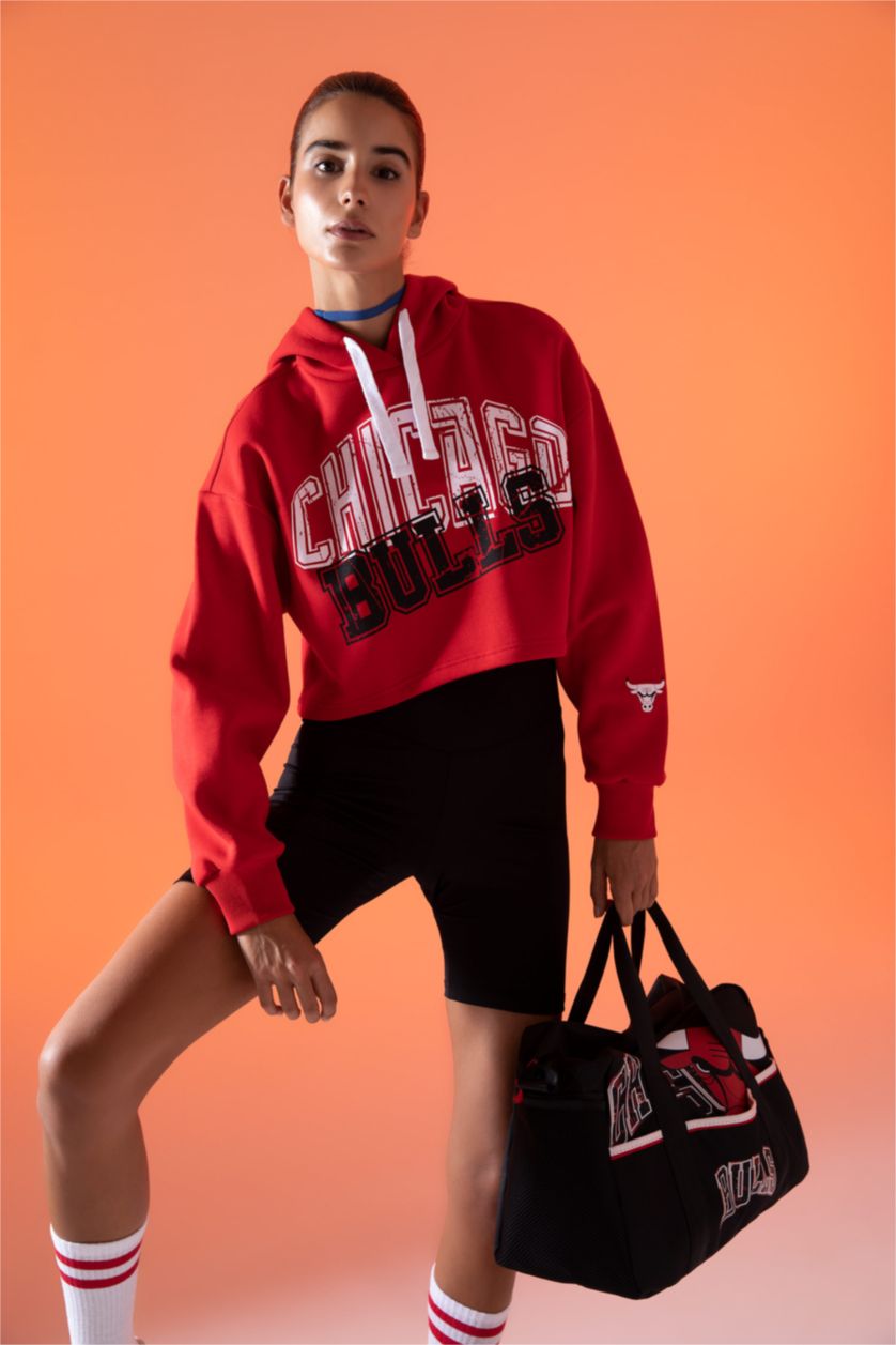 WOMAN Red Crop Top Chicago Bulls Licensed Sweatshirt