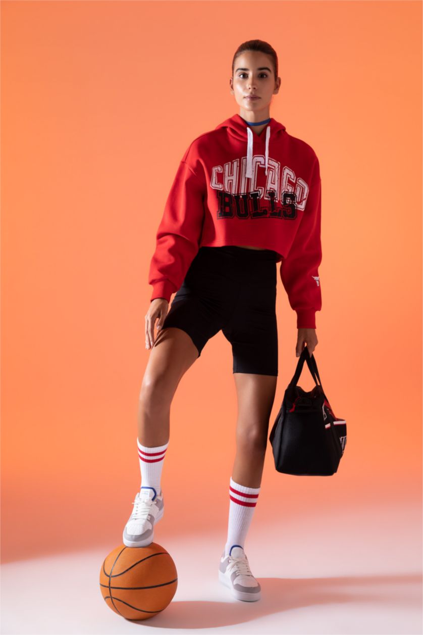 WOMAN Red Crop Top Chicago Bulls Licensed Sweatshirt