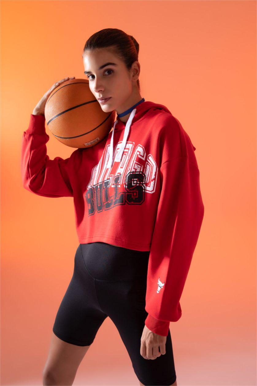WOMAN Red Crop Top Chicago Bulls Licensed Sweatshirt