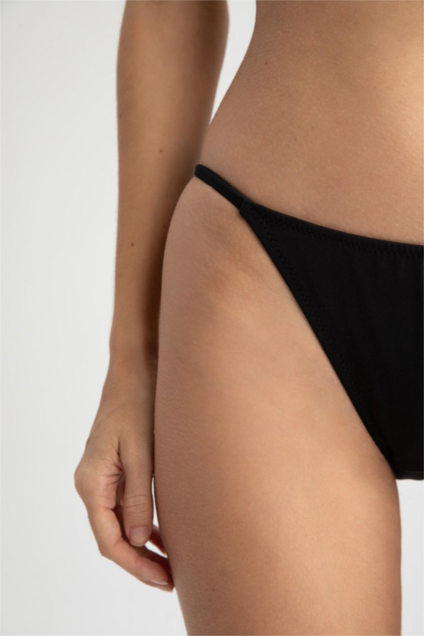 Kadın Siyah Bikini Alt