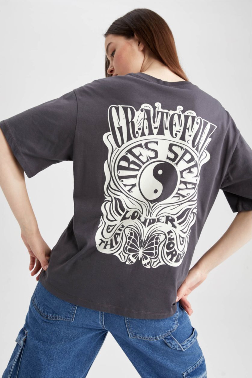 Kadın Antrasit Loose Fit Bisiklet Yaka Sırt Baskılı Kısa Kollu %100 Pamuk Tişört