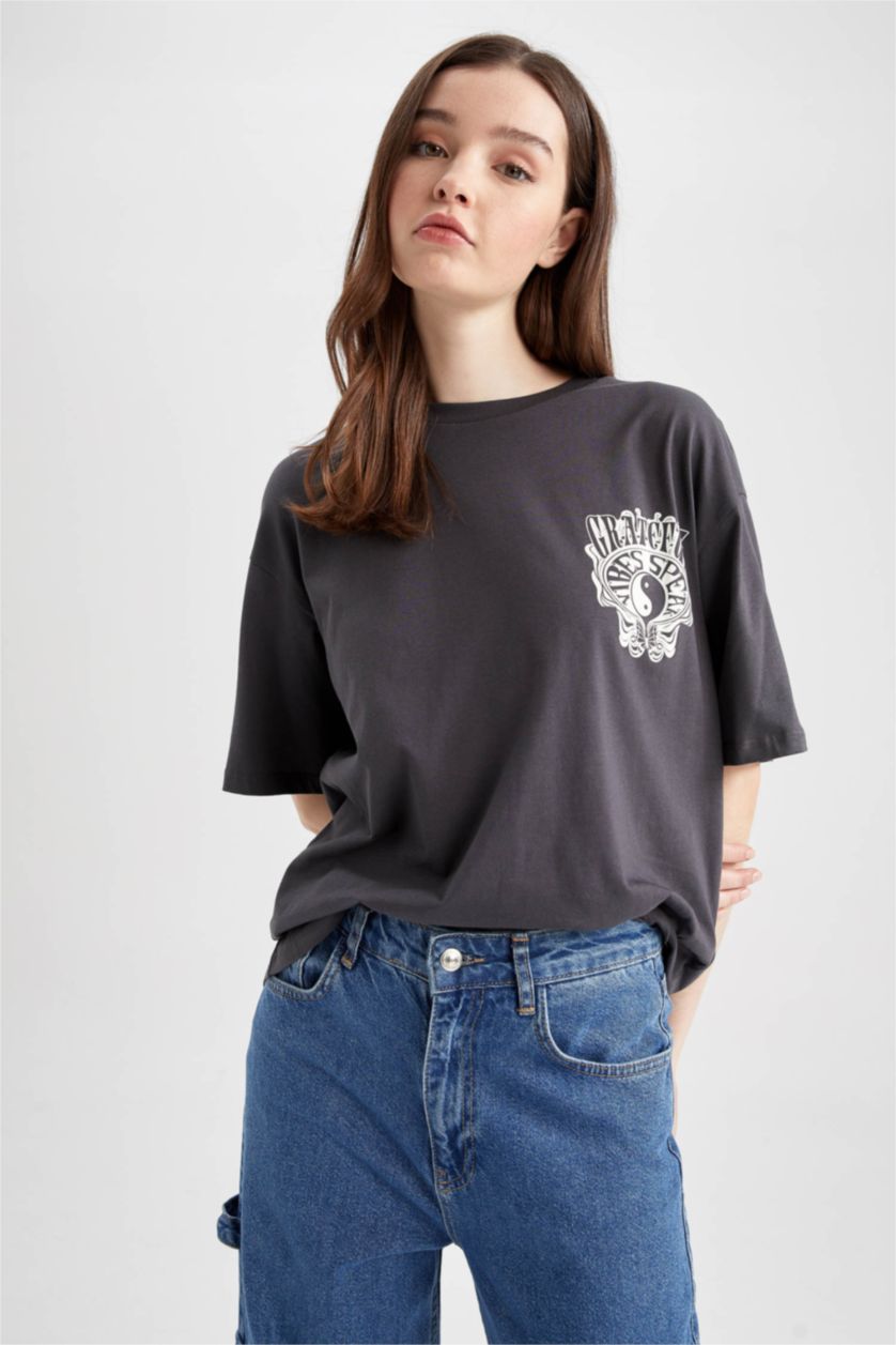 Kadın Antrasit Loose Fit Bisiklet Yaka Sırt Baskılı Kısa Kollu %100 Pamuk Tişört
