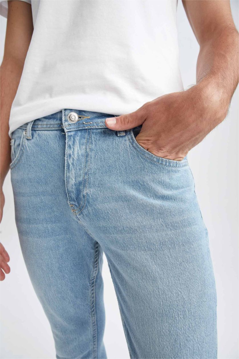 HOMME BLEU Clair Pantalon Coupe carotte