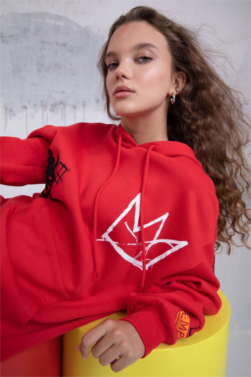 نساء أحمر Oversize Fit Thick Sweatshirt Fabric Sweatshirt