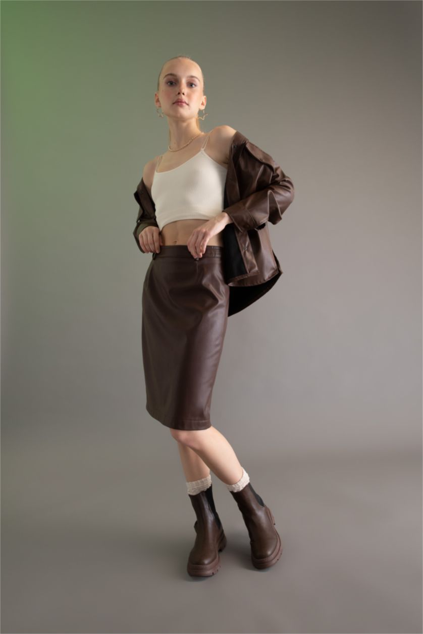 نساء بني تنورة ميدي جلد صناعي بخصر عادي