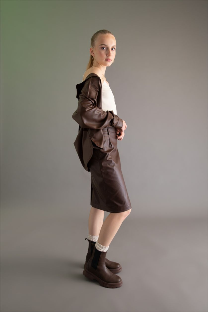 نساء بني تنورة ميدي جلد صناعي بخصر عادي