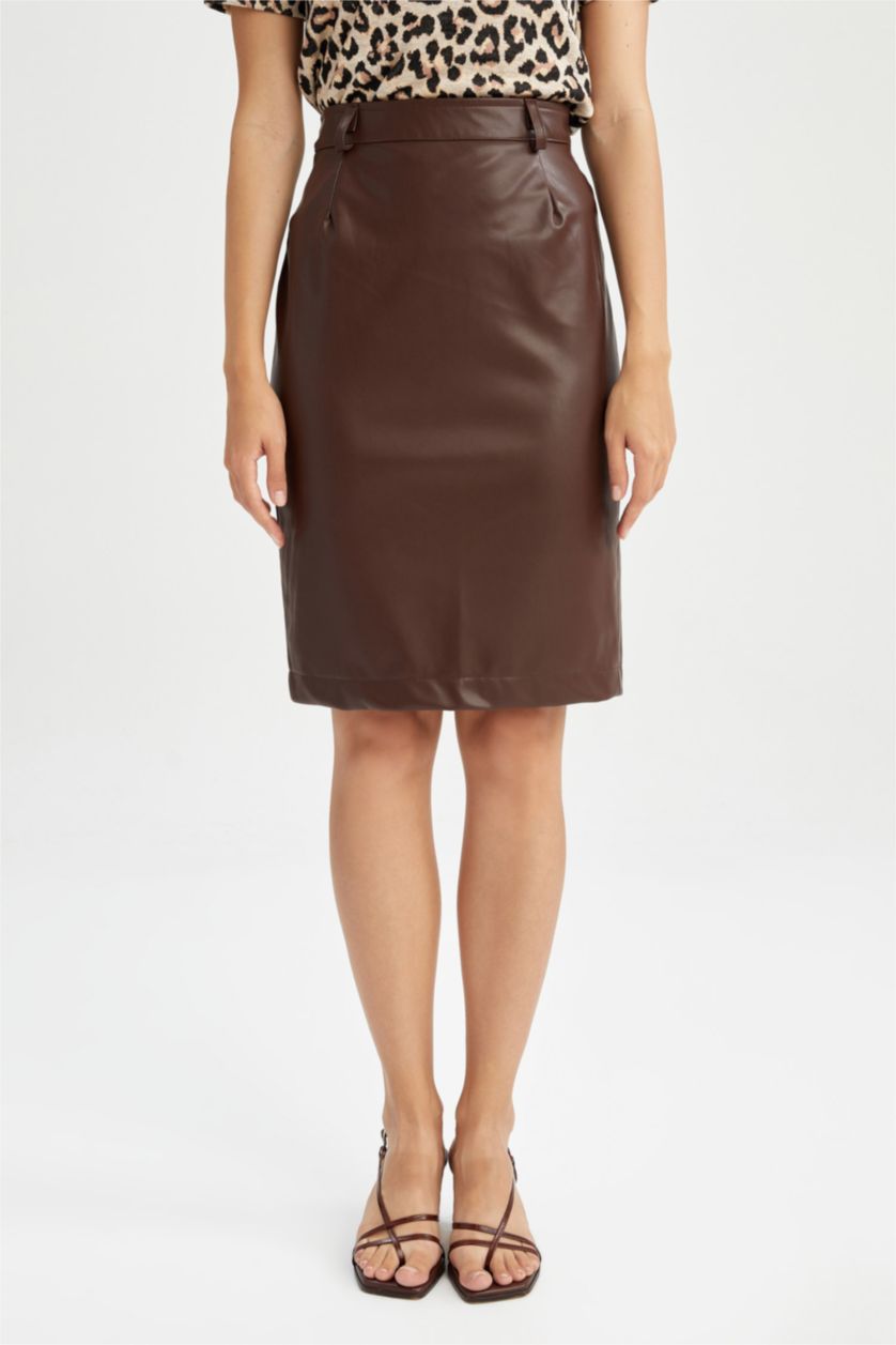 نساء بني تنورة ميدي جلد صناعي بخصر عادي