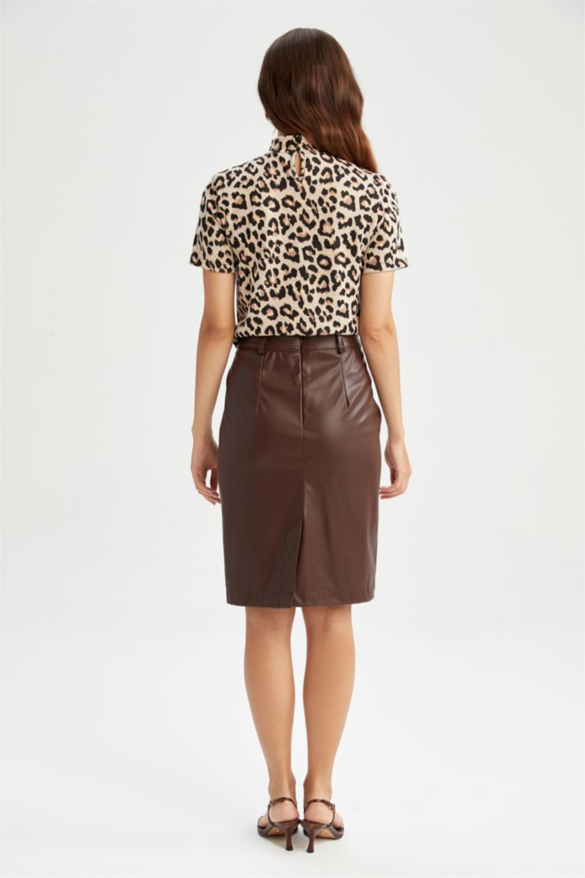 نساء بني تنورة ميدي جلد صناعي بخصر عادي