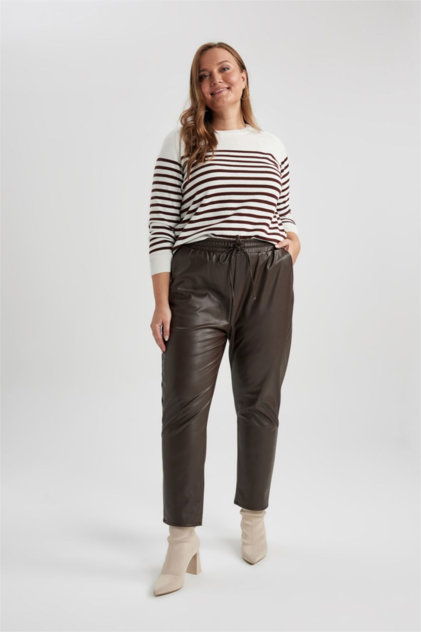 Жіночий Коричневий Пуловер стандартного крою з круглим вирізом для жінок