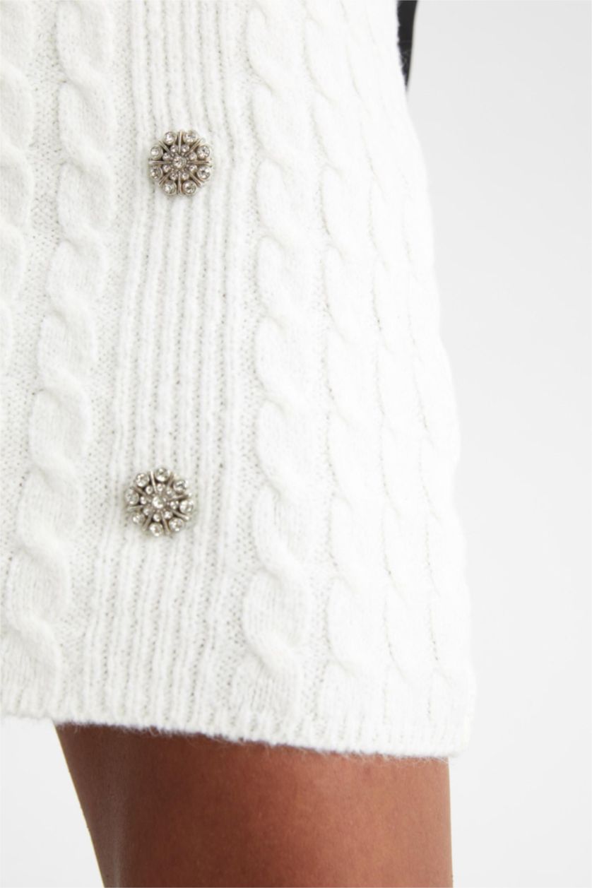 FEMME Écru Mini Jupe en tricot avec boutons en pierres