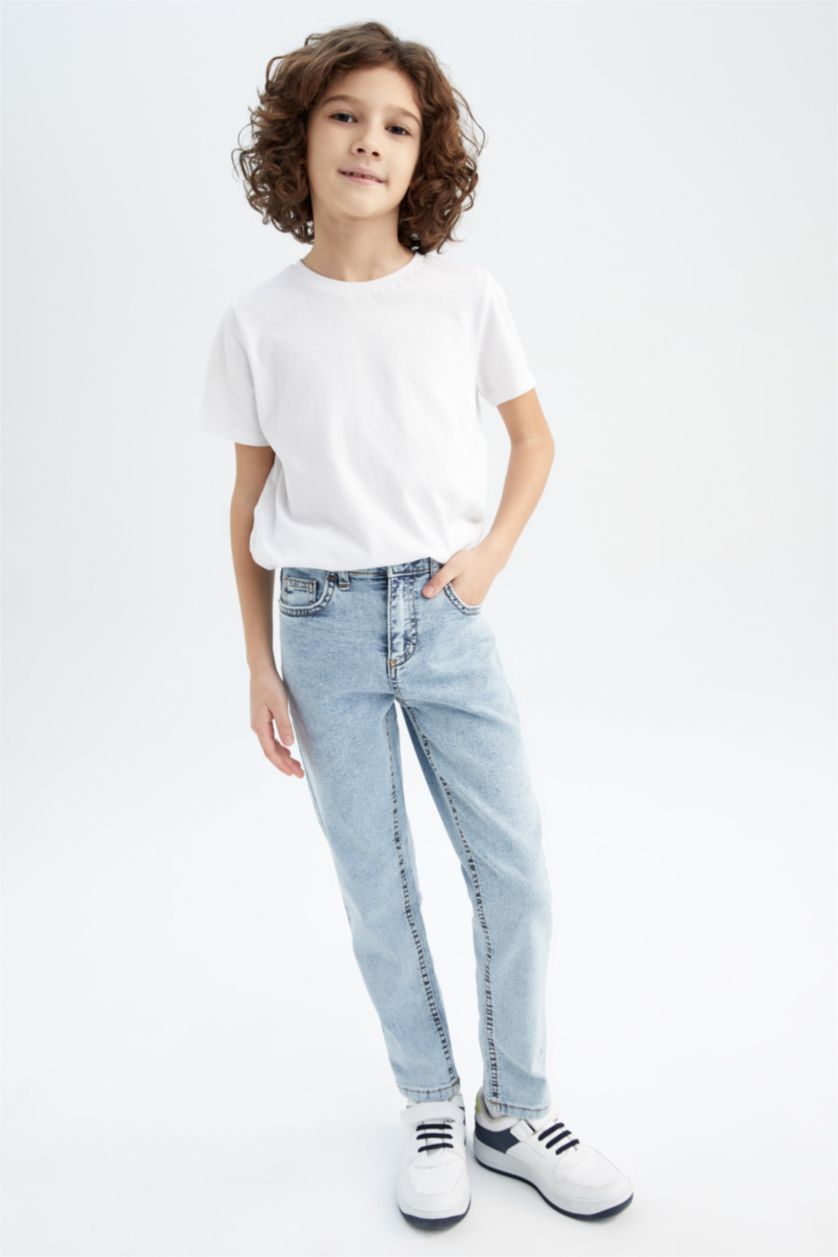 أولاد أزرق فاتح بنطلون جينز ولادي سليم فيت