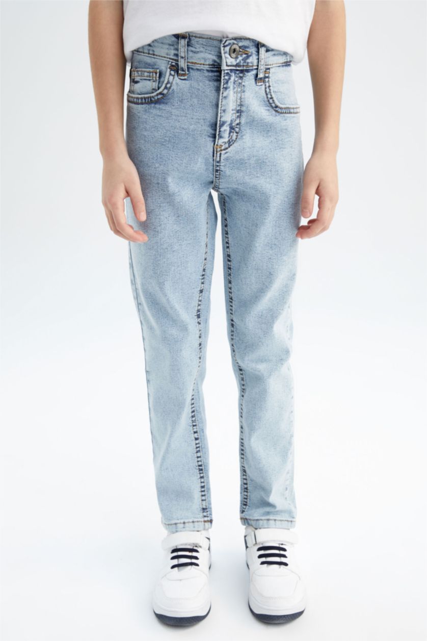 أولاد أزرق فاتح بنطلون جينز ولادي سليم فيت