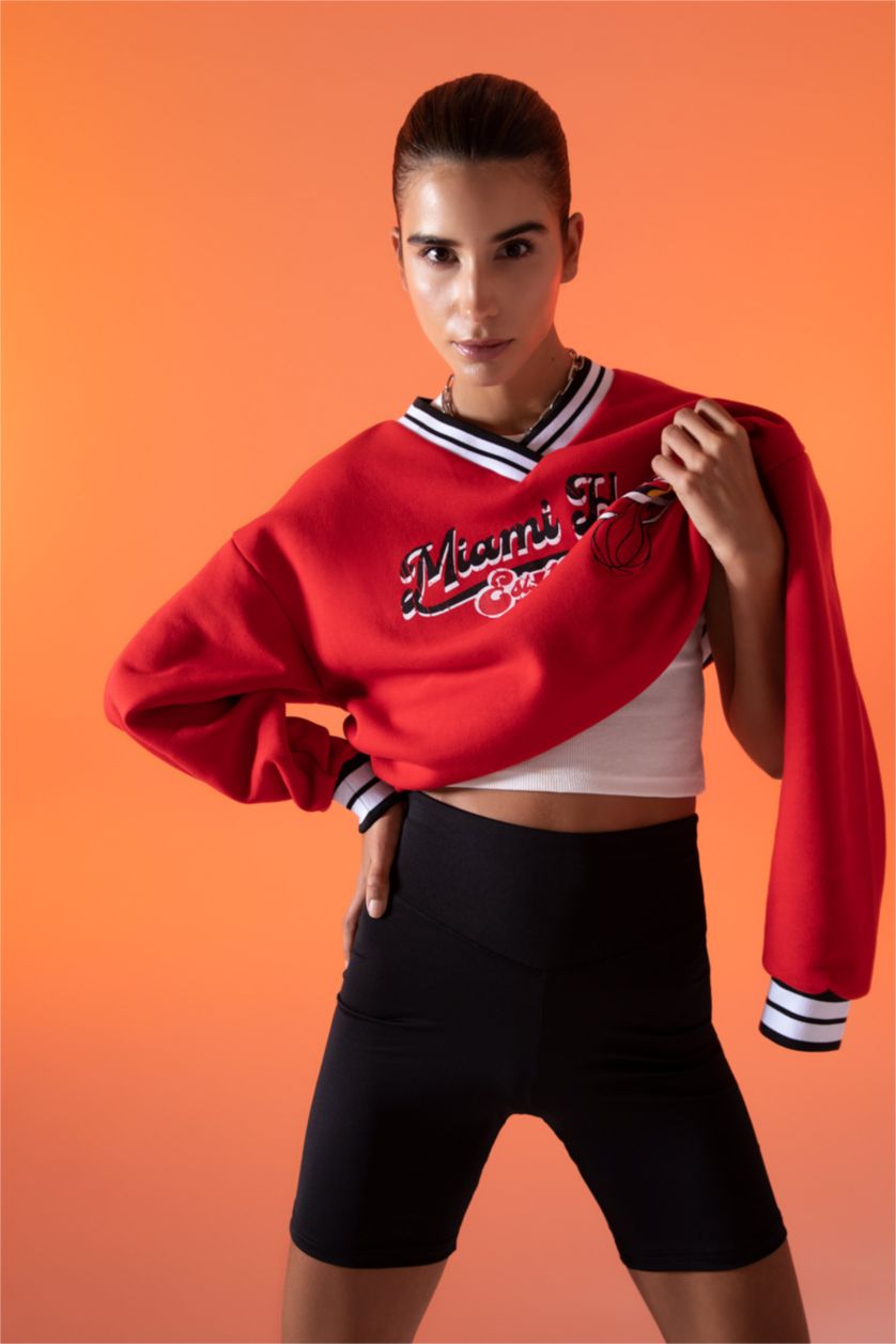 WOMAN Red DeFactoFit NBA Miami Heat Oversize Fit V-Neck Sweatshirt