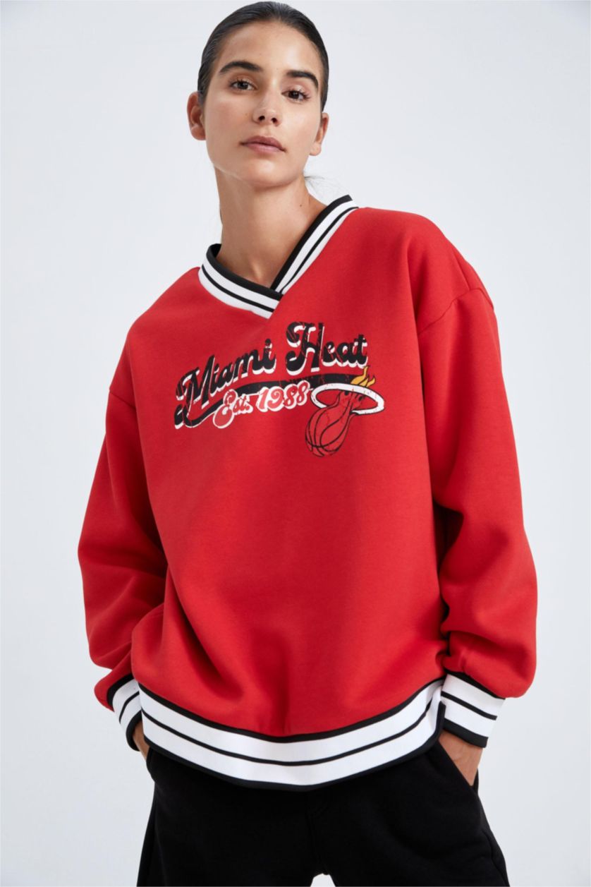 WOMAN Red DeFactoFit NBA Miami Heat Oversize Fit V-Neck Sweatshirt