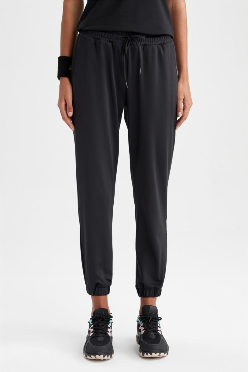 Kadın Siyah Standart Fıt Pantolon