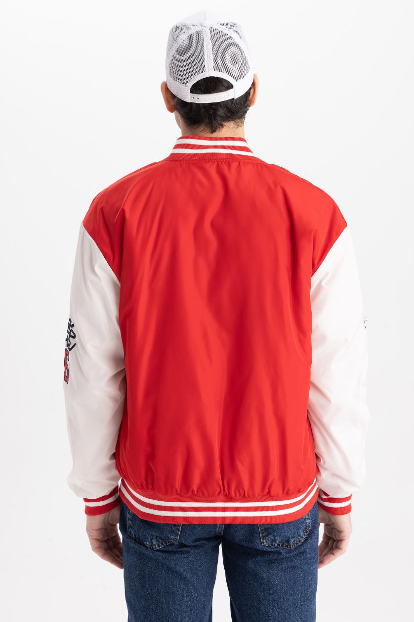 Erkek Kırmızı Oversize Fit Kolej Yaka Çıtçıt Kapamalı Çift Cepli Mevsimlik Hafif İnce Baskılı Bomber Mont Ceket