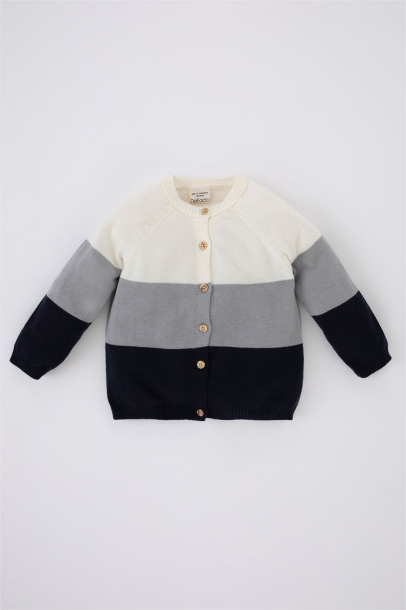 طفل صغير اللون الرملي سويتر تريكو بقصة عادية وياقة مستديرة