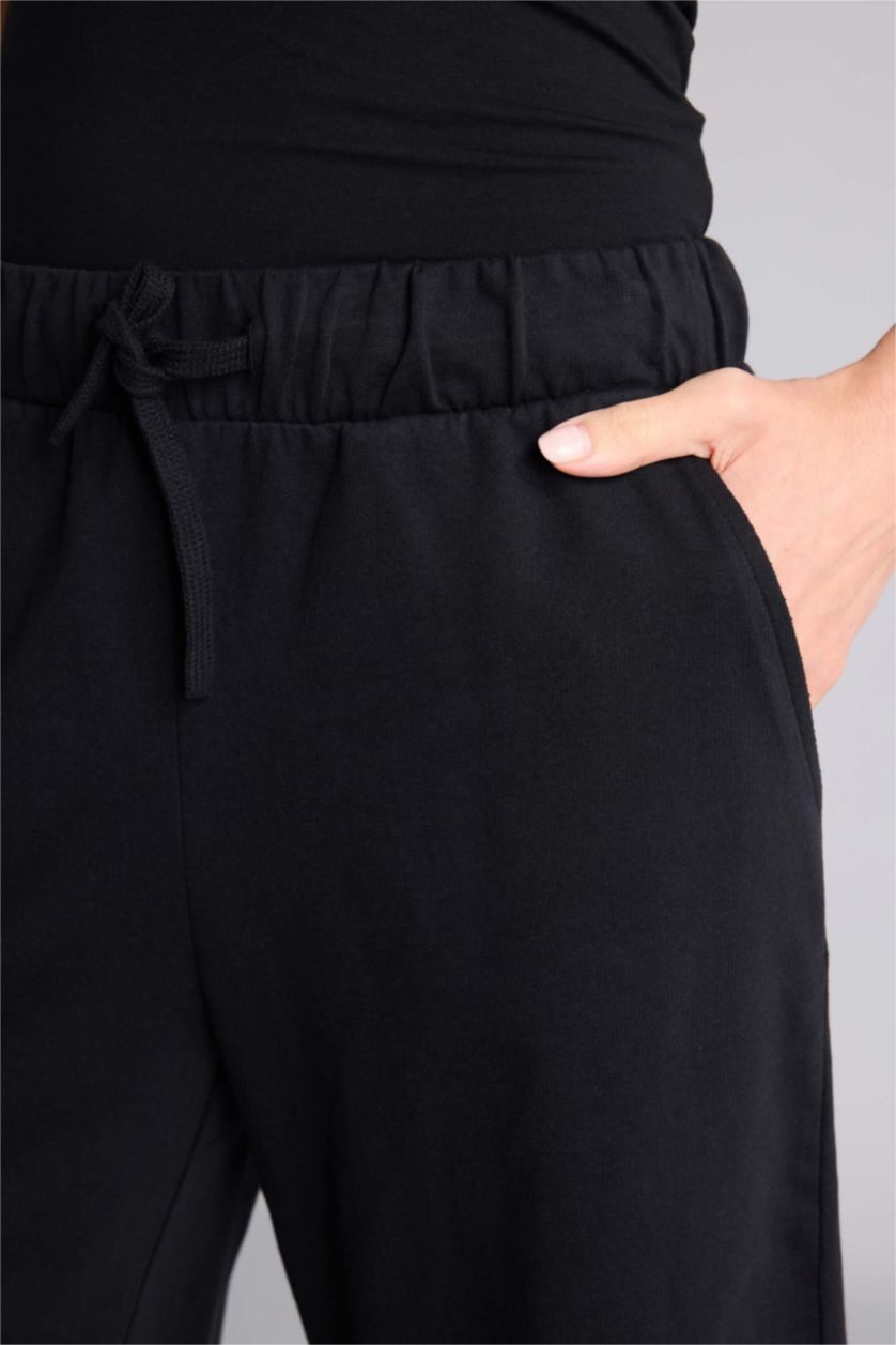 Әйелдерге қара негізгі Бермуда