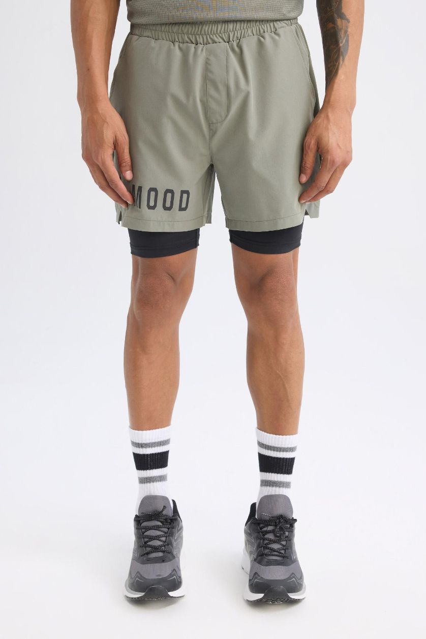 Erkek Haki Slim Fit Dar Kesim Fermuarlı Telefon Cepli Sporcu Taytlı Şort