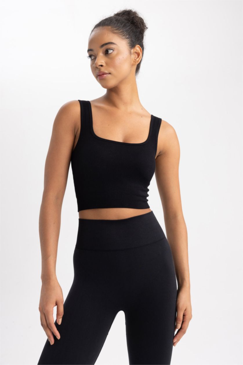 WOMAN Black DeFactoFit Crew Neck Seamless Sports Bra