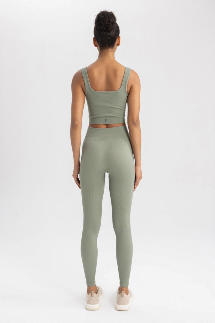 حريمي كاكي فاتح بنطلون ليجن من DeFactoFit