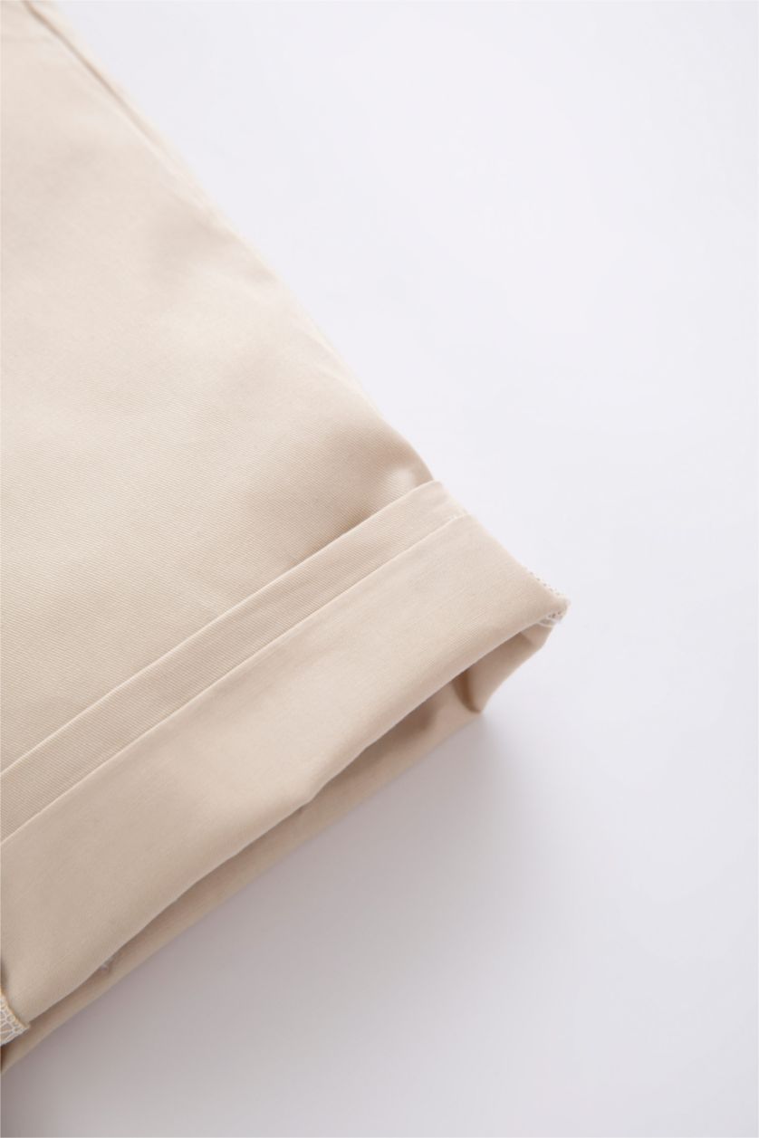 طفل صغير بيج شورت بيزك بقصة عادية وخصر مرن