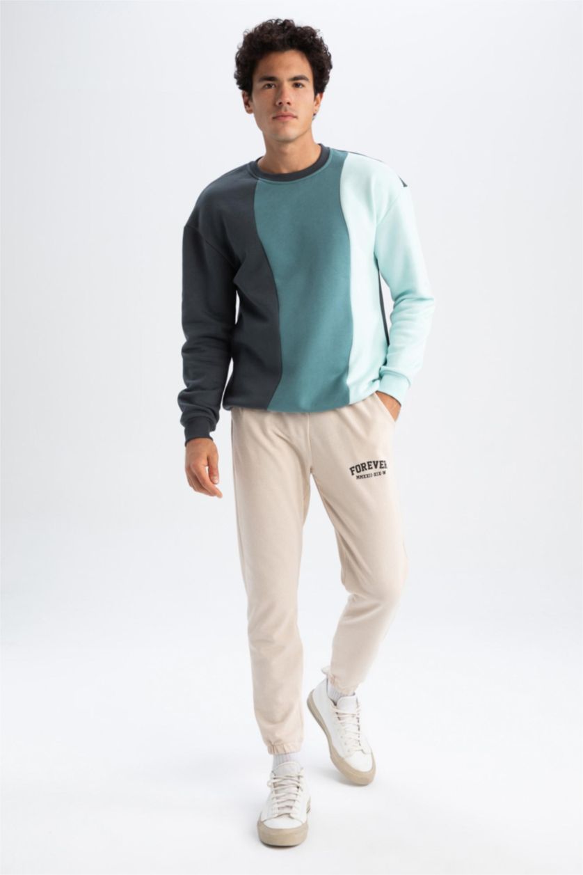 MAN Dark Green Boxy Fit Sweatshirt