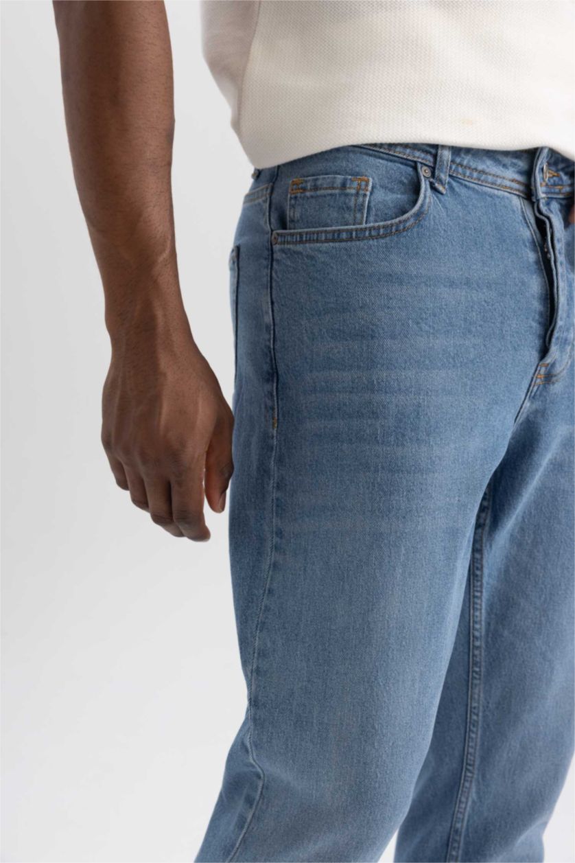 Man Light Blue Slim Comfort Fit Normal Waist Narrow Leg Jeans