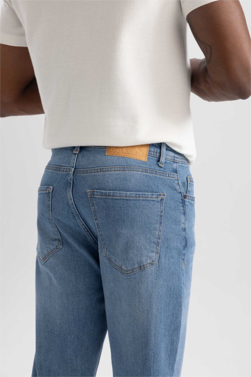 Man Light Blue Slim Comfort Fit Normal Waist Narrow Leg Jeans