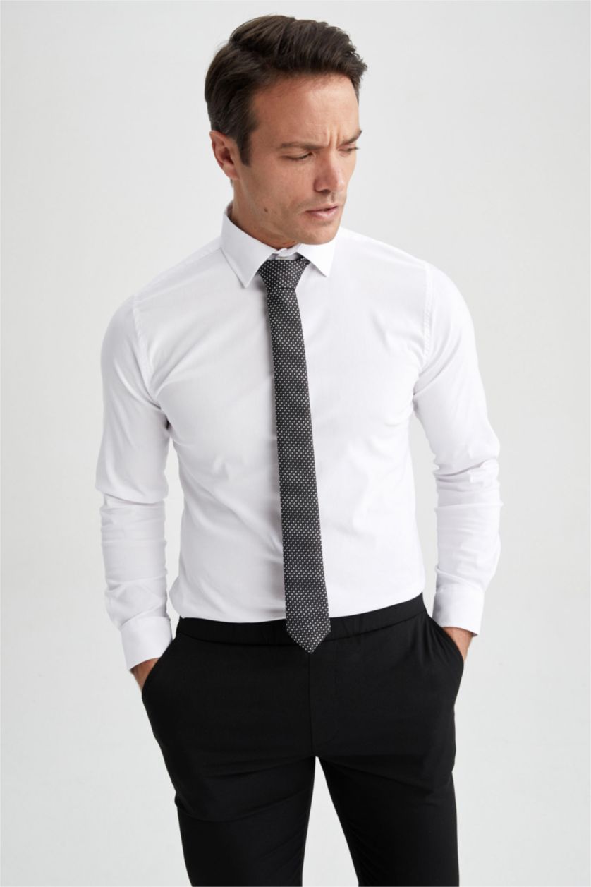 رجال رمادي ربطة عنق