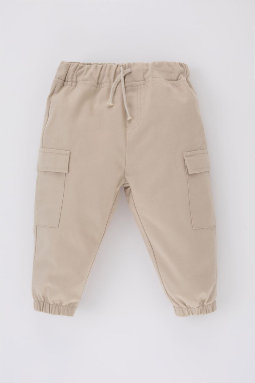طفل صغير بيج بنطلون كارجو بيبي اولادي جبردين قصة عادية بجيب