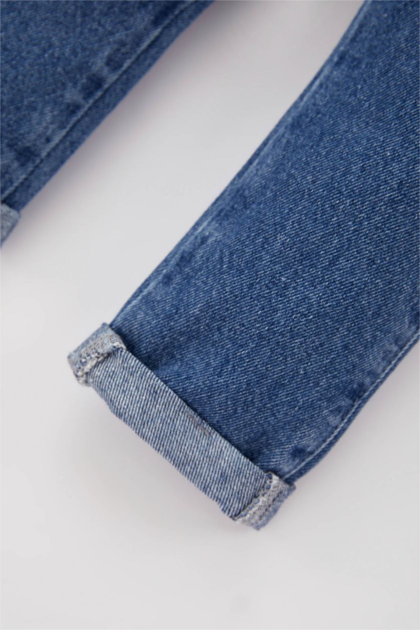 طفل صغير أزرق جمبسوت ولادي