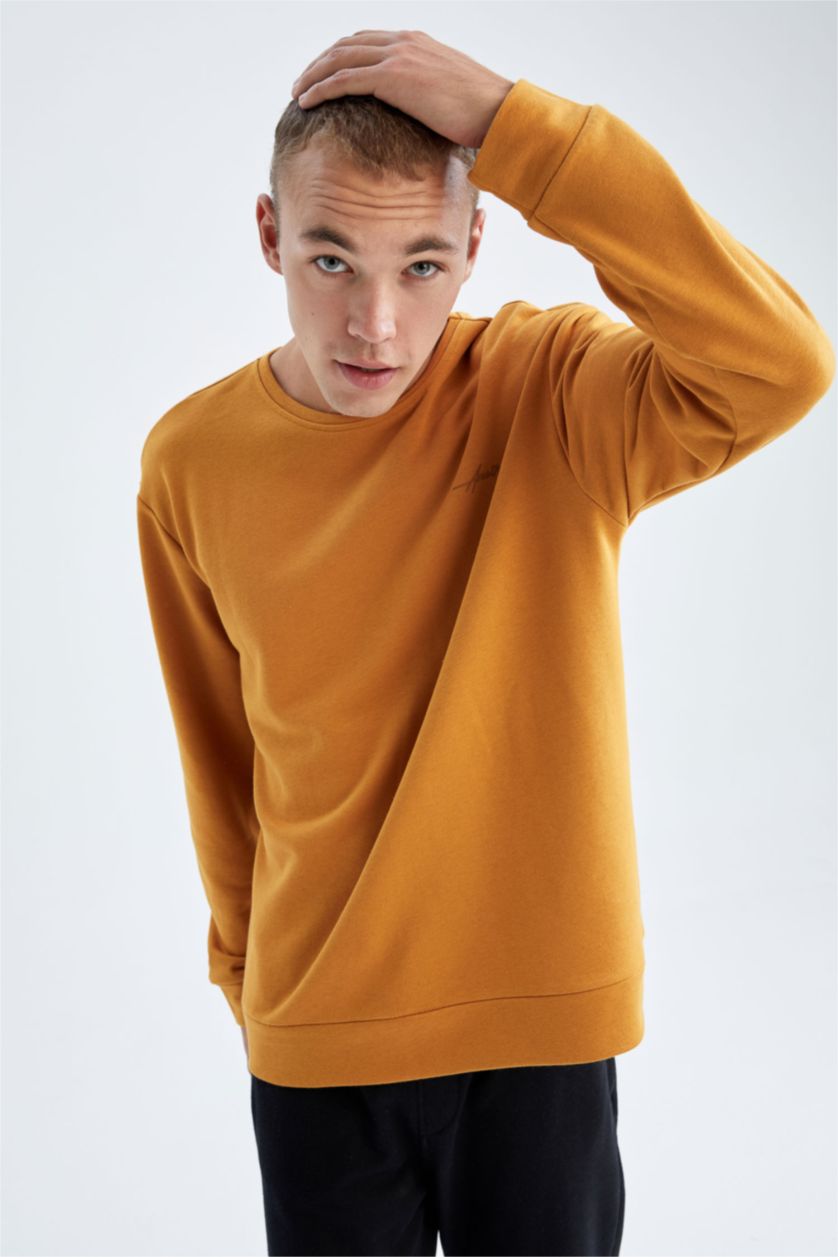 رجالي أصفر سويت شيرت مطبوع قصة عادية برقبة مستديرة