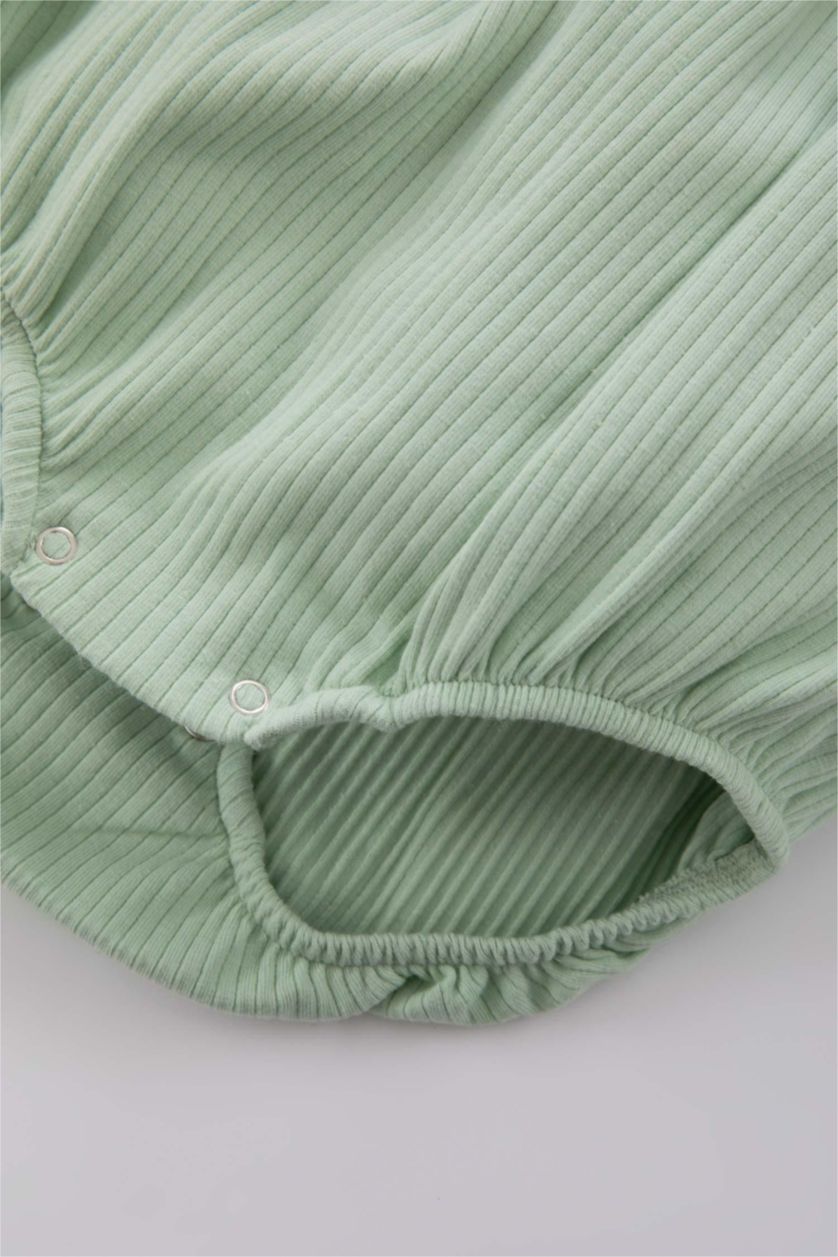 طفلة صغيرة نعناع جمبسوت بناتي حديثي الولادة مضلع