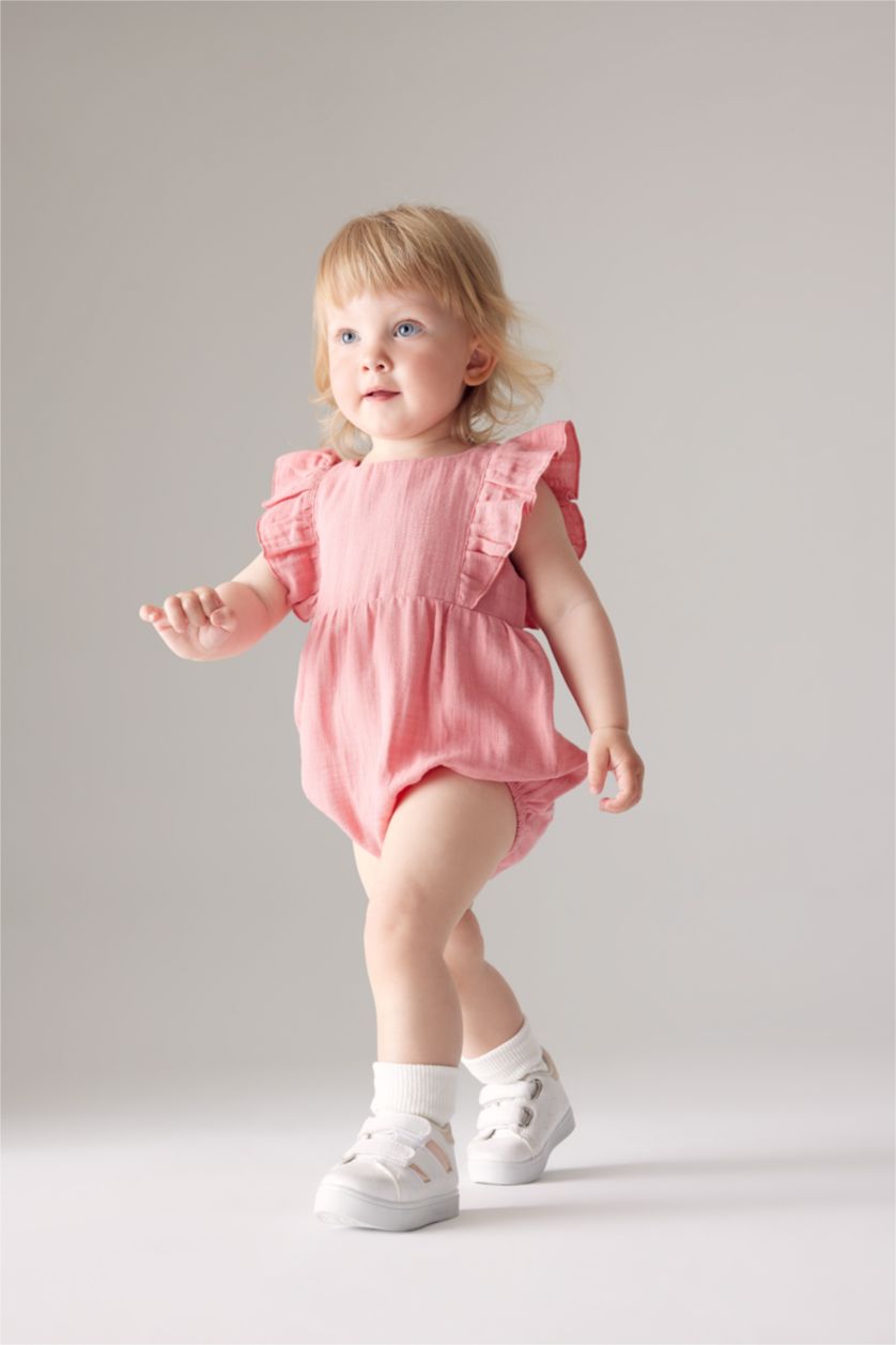 طفلة صغيرة وردي فاتح جمبسوت بناتي موسلين