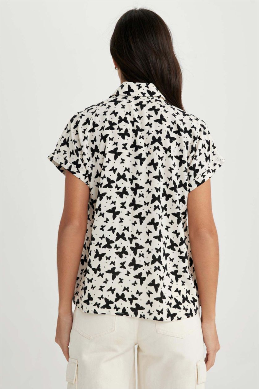 FEMME Beige Chemise à manches courtes imprimée à coupe régulière