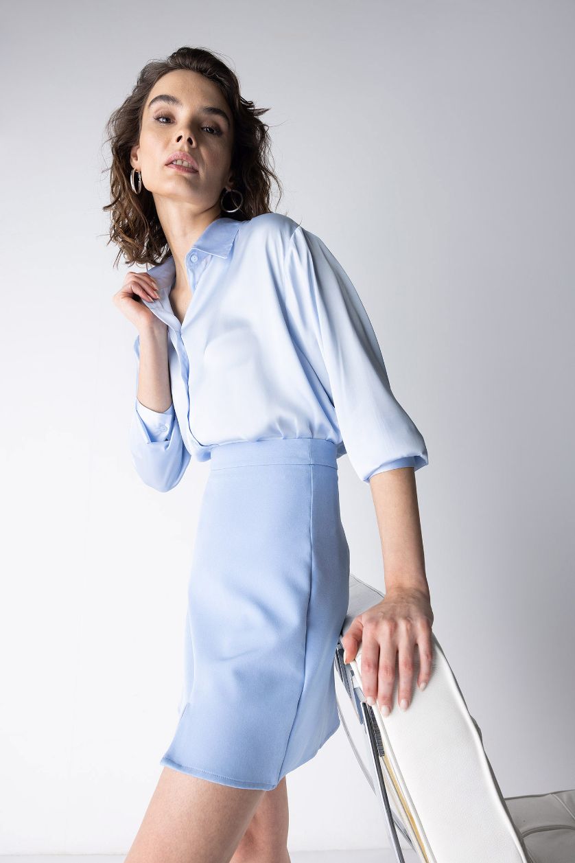 Жіночий Світло синій Сорочка з довгим рукавом стандартного крою із сатину для жінок