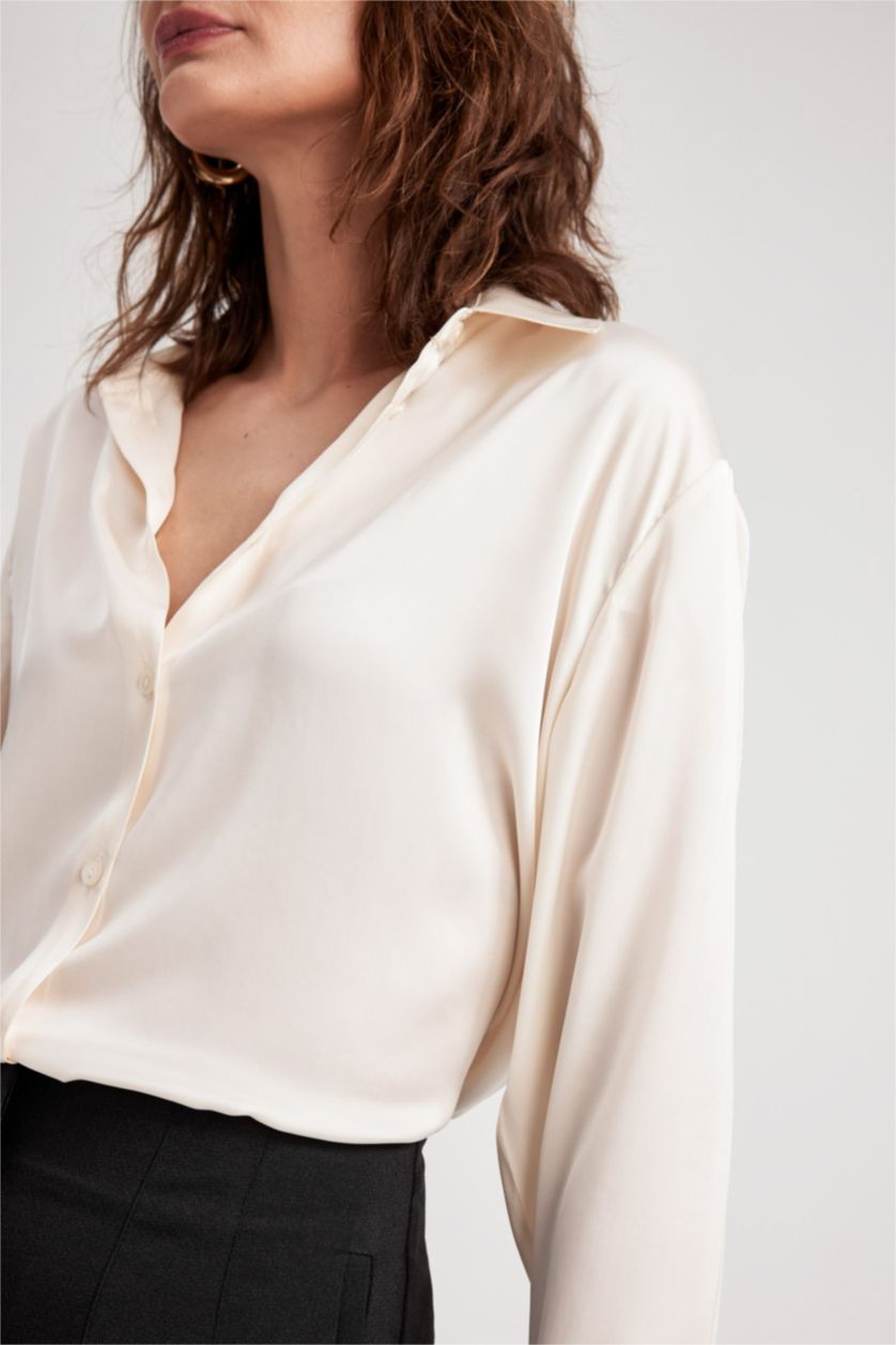 نساء بيج فاتح قميص ردن طويل ستان بقصة عادية بياخة قميص