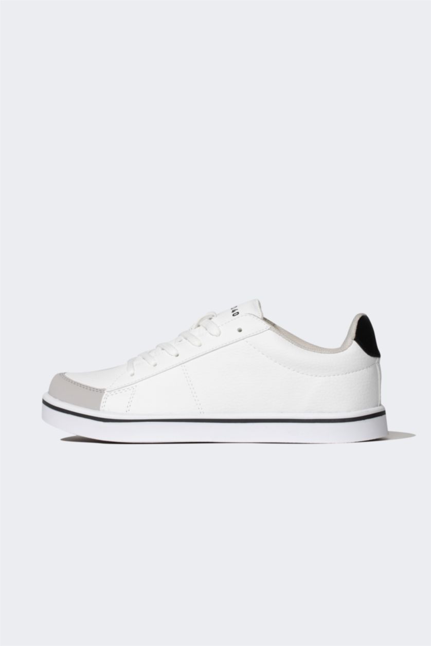 حريمي أبيض (000) سنيكرز حريمي جلد صناعي برباط