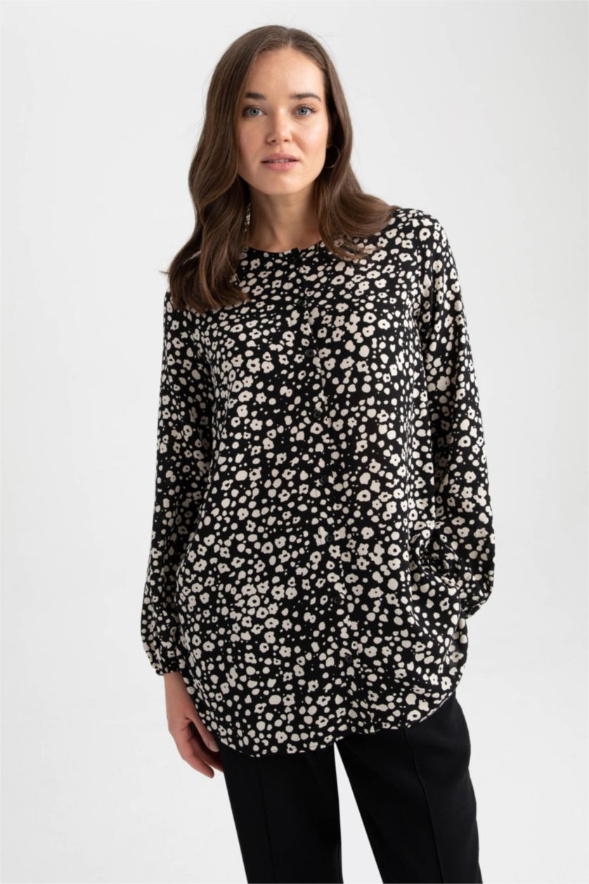 حريمي أسود تونيك منقط قصة عادية