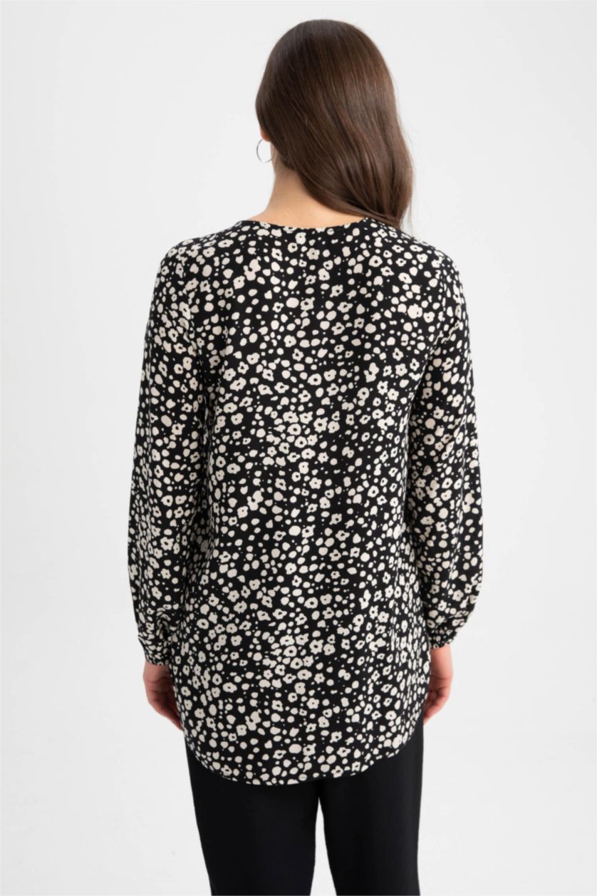 حريمي أسود تونيك منقط قصة عادية