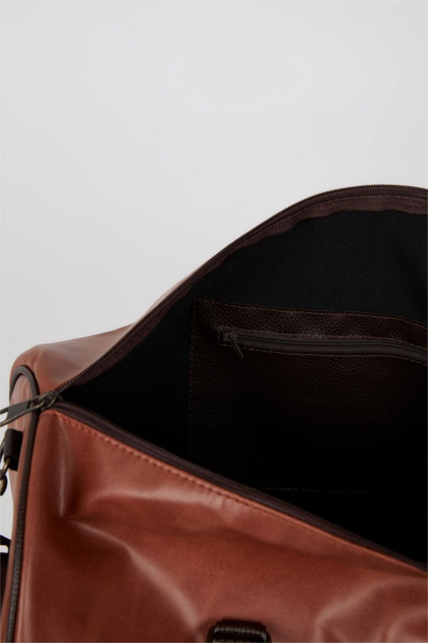 رجال بني شنطة سفر و رياضة جلد صناعي