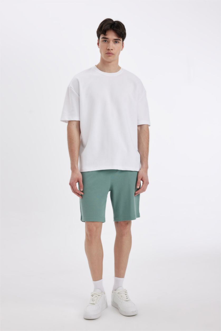 رجالي أخضر شورت بيزك سليم فيت