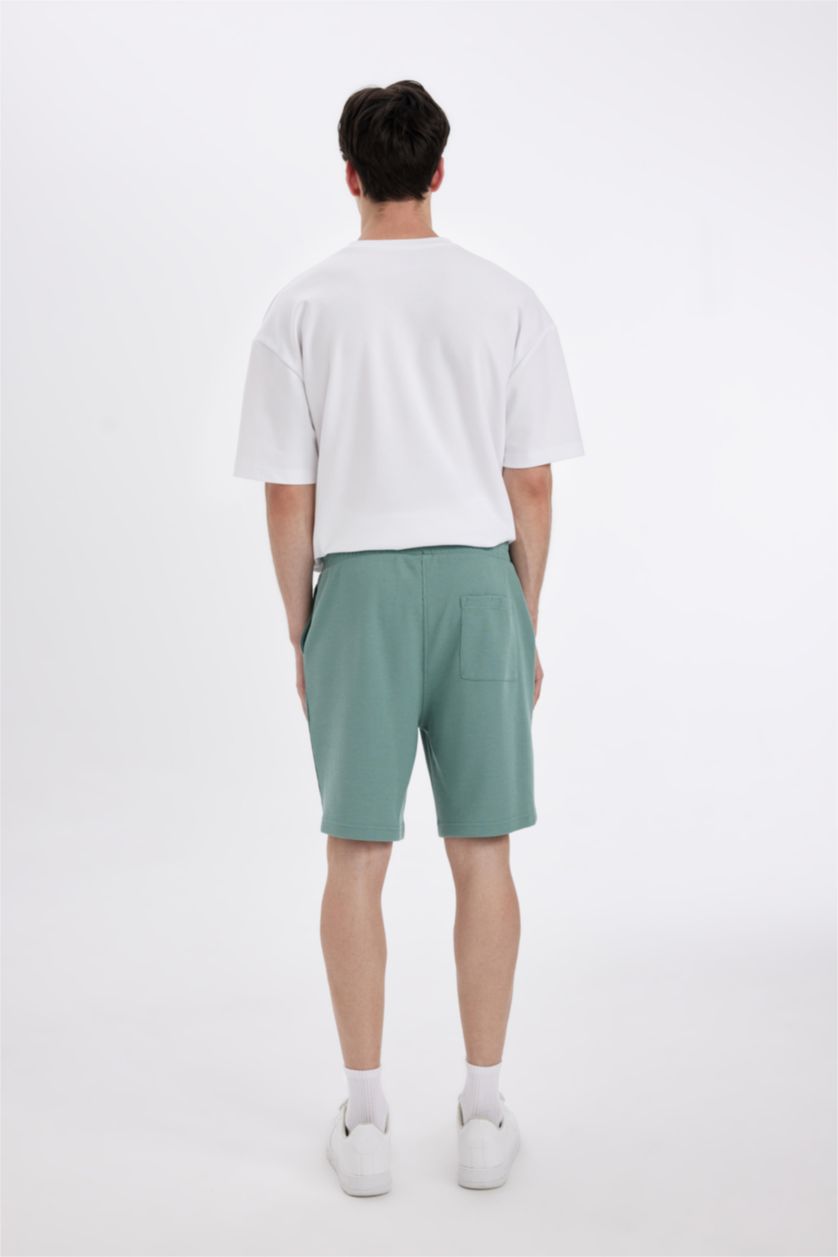 رجالي أخضر شورت بيزك سليم فيت