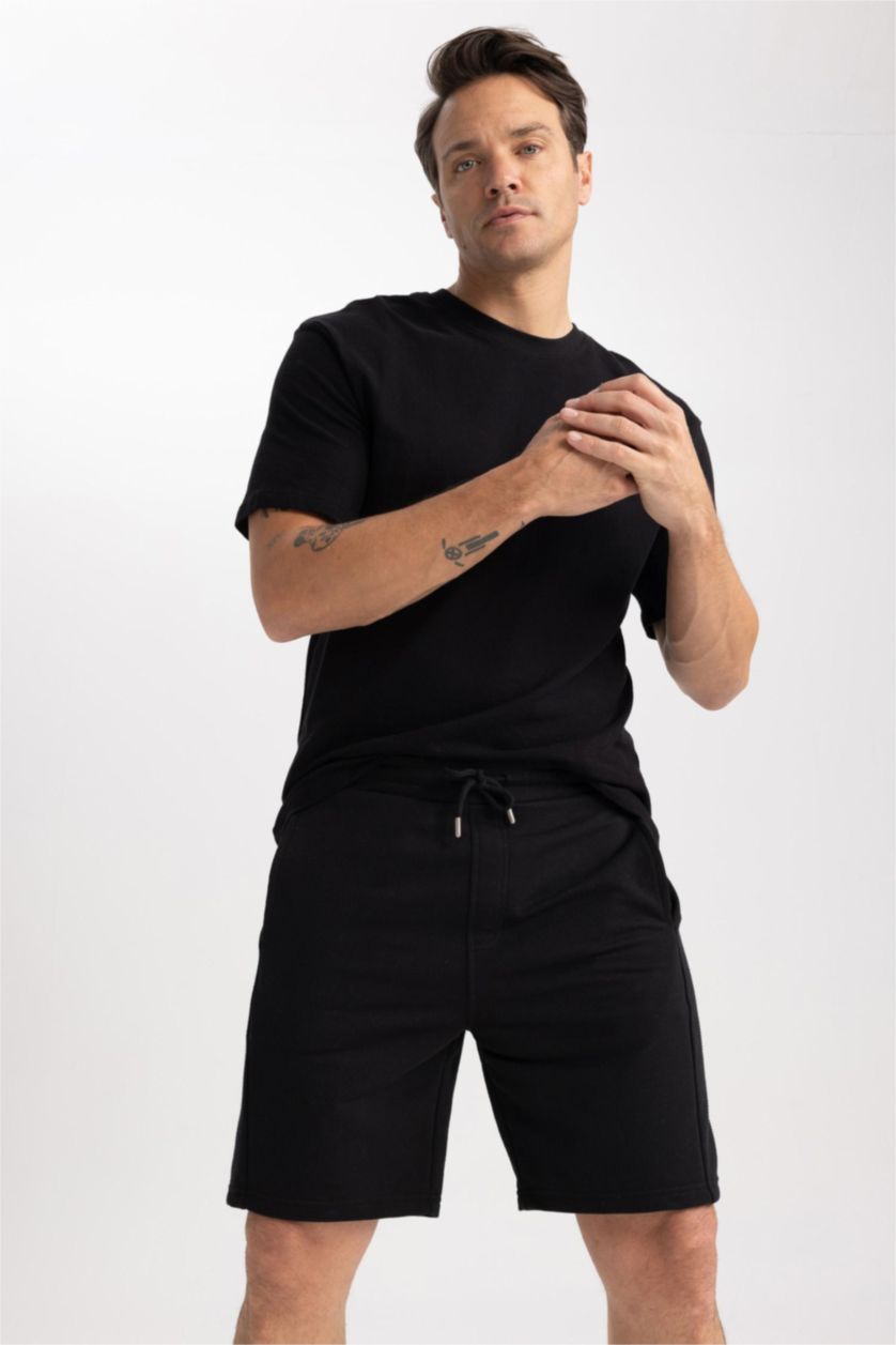 HOMME Noir Short Coupe Régulière