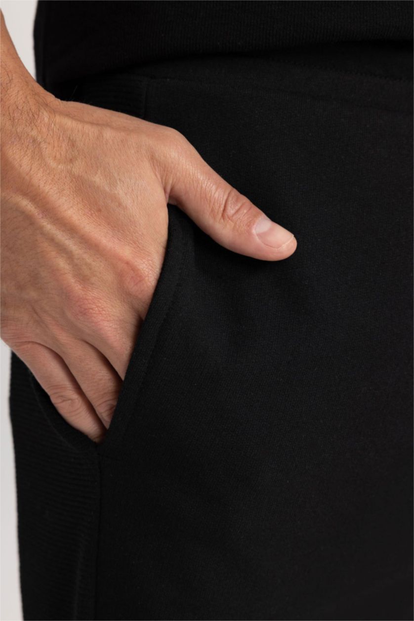 HOMME Noir Short Coupe Régulière