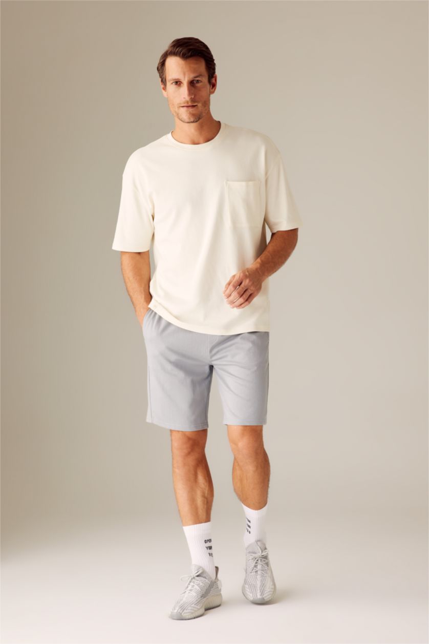 HOMME Gris Short basique à coupe régulière