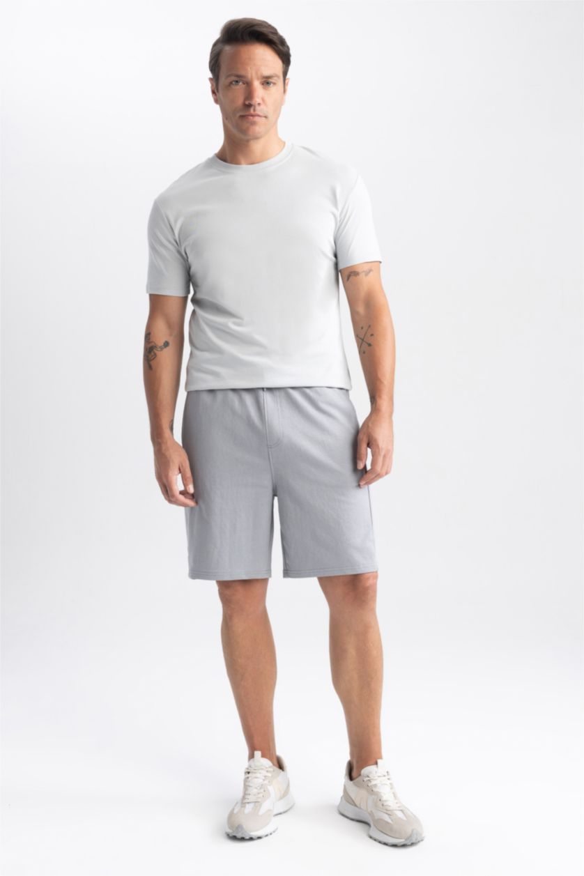 HOMME Gris Short basique à coupe régulière