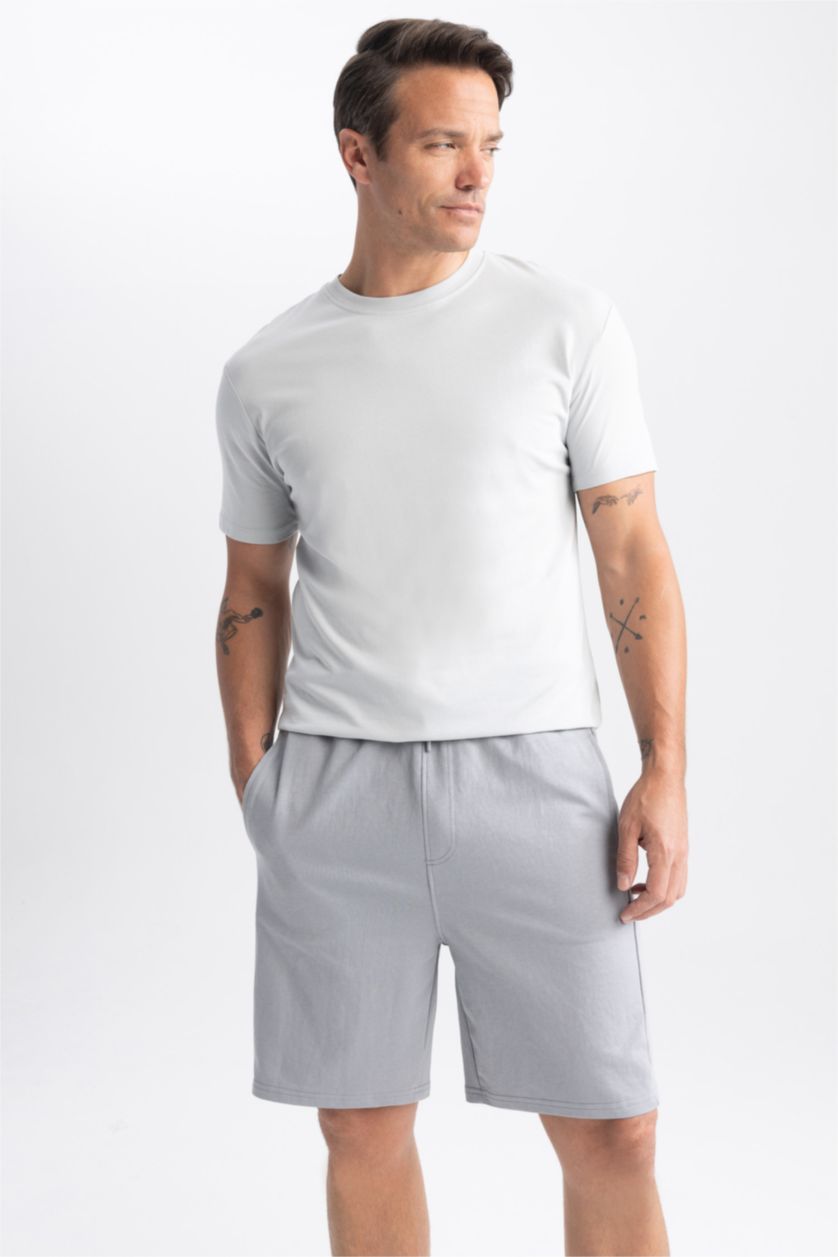 HOMME Gris Short basique à coupe régulière